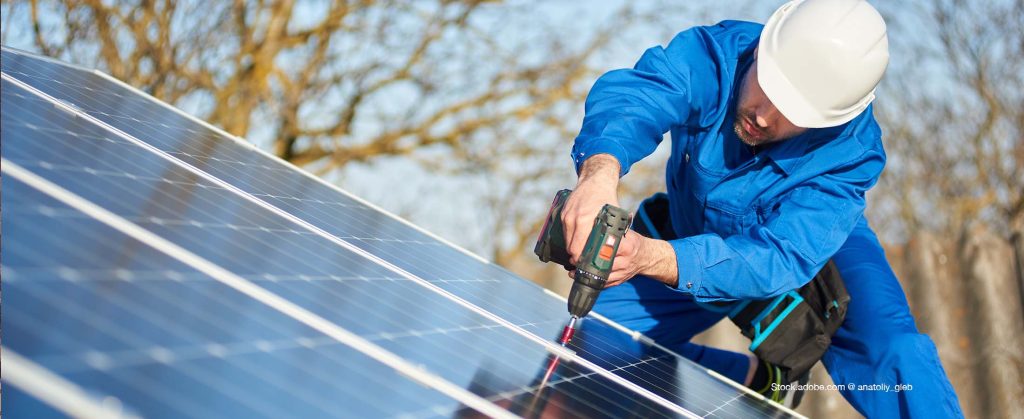 panneaux-solaires-pme-1024x419 La montée en puissance de l'énergie solaire : un tournant dans la transition énergétique